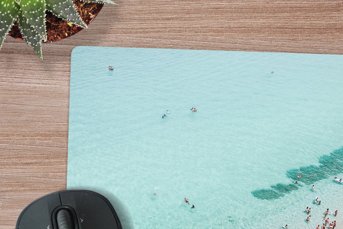 Muismat XXL 40x40 cm - Bureau onderlegger - Bureau mat Zee - Strand - Parasols - Blauw - Zomer - Bureaumat - Gaming mousepad xl - Bureaulegger groot - Computer deskmat