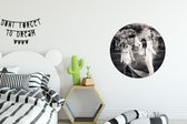Wandcirkel - Muurcirkel - Wanddecoratie rond - Muurdecoratie rond - Schilderij rond - Las Vegas - Feest - Koppel - Zwart wit - ⌀ 60 cm