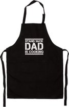 Kookschort zwart met opschrift: Stand back dad is cooking ideaal voor vaderdag / verjaardag papa
