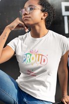 Shirt - Stand proud - Wurban Wear | Grappig shirt | Pride | Unisex tshirt | Pride vlag | Regenboog vlag | LGBTQ | Make up | Gay | Liefde | Wit
