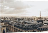 PVC Schuimplaat- Uitzicht van Parijs met in de Achtergrond de Eiffeltoren, Frankrijk - 120x80 cm Foto op PVC Schuimplaat