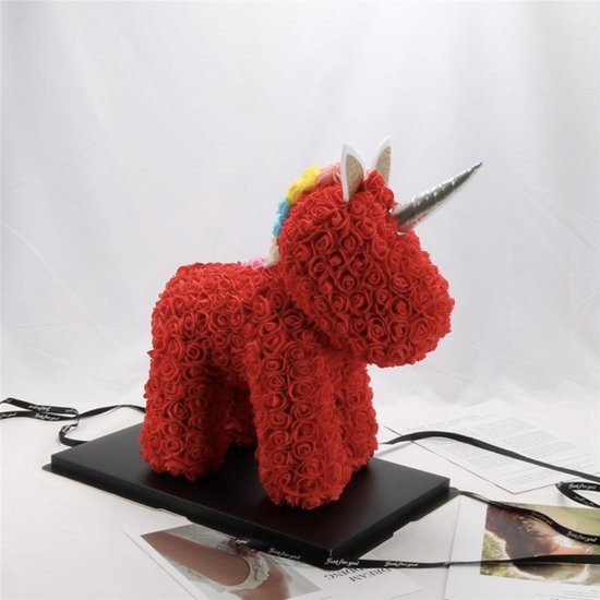 Eenhoorn rood gemaakt van rozen - verjaardag- cadeau - Rozen Roze beer - Rose bear - Red unicorn