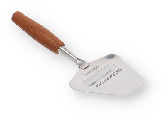 RVS kaasschaaf met houten handvat, merktekens 'Old Amsterdam' en 'Boska'.