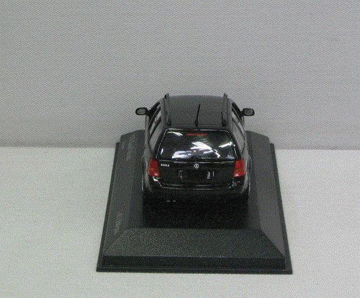 Volkswagen Bora Variant 1999 - 1:43 - Minichamps | bol