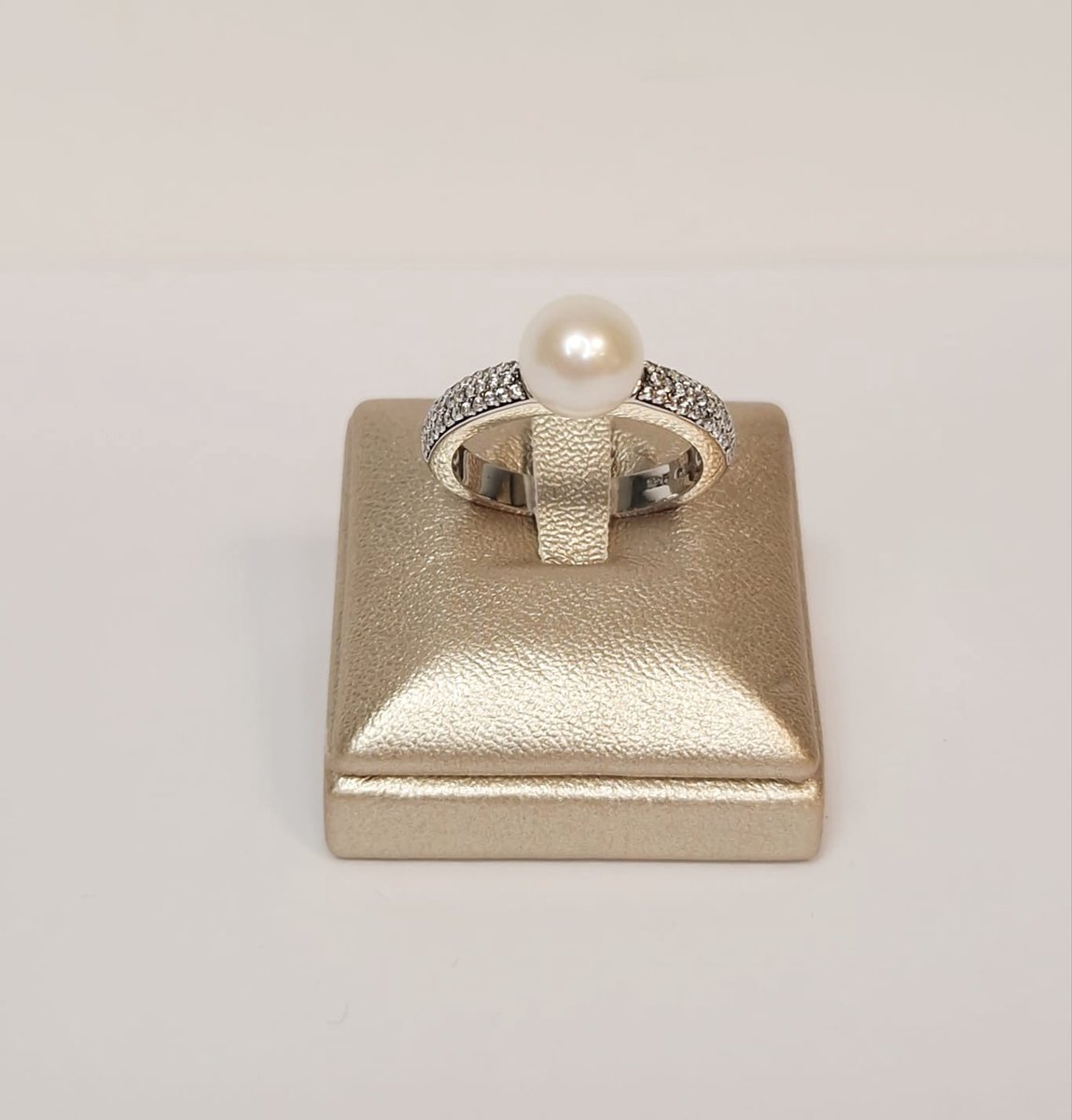 Zilveren ring - zoetwaterparel - zirkonia - damesring - Uitverkoop Juwelier Verlinden St. Hubert – van €119,= voor €89,=