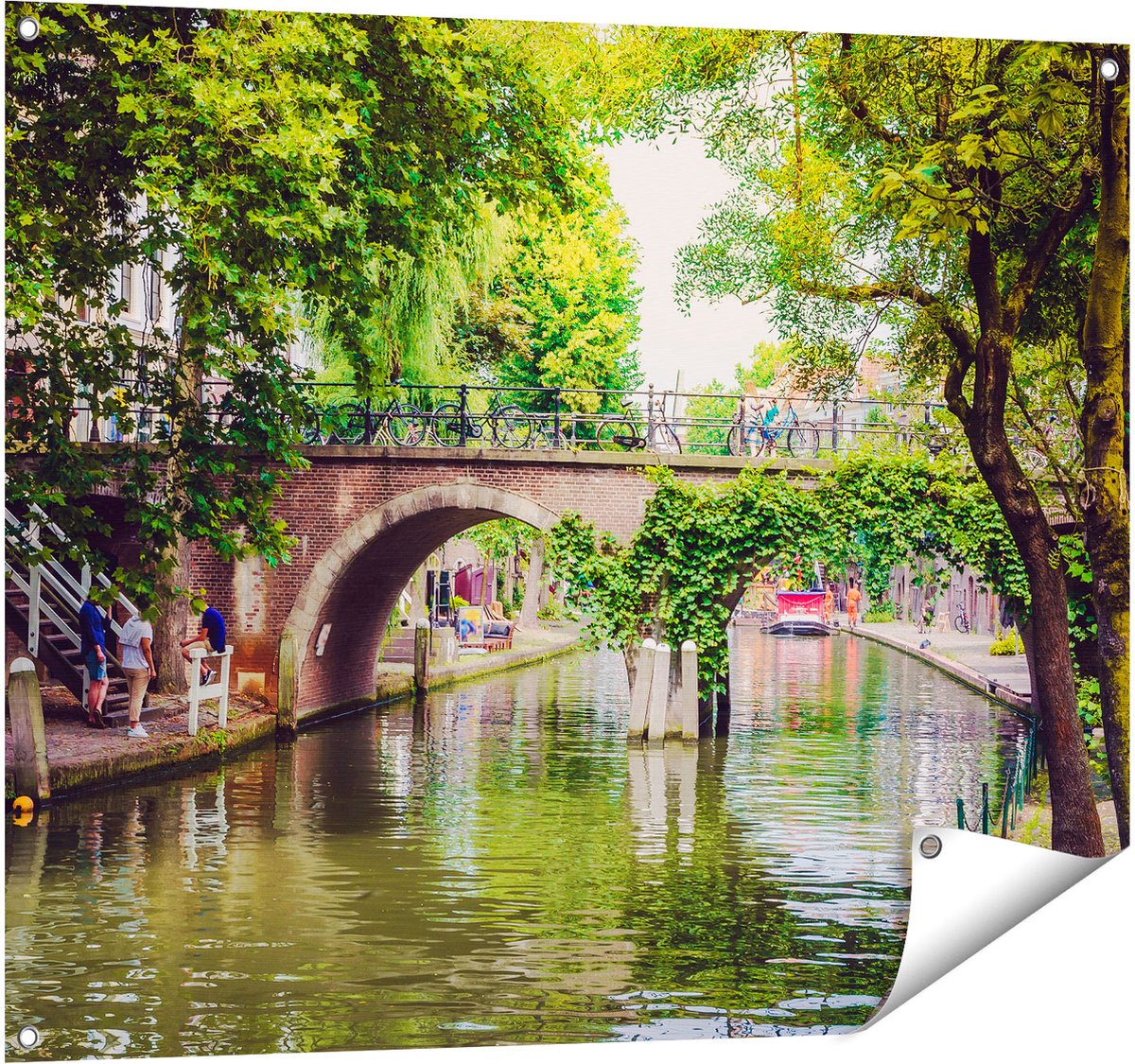 Gards Tuinposter Dichtbegroeide Brug op de Oudegracht in Utrecht - 100x80 cm - Tuindoek - Tuindecoratie - Wanddecoratie buiten - Tuinschilderij Multikleur