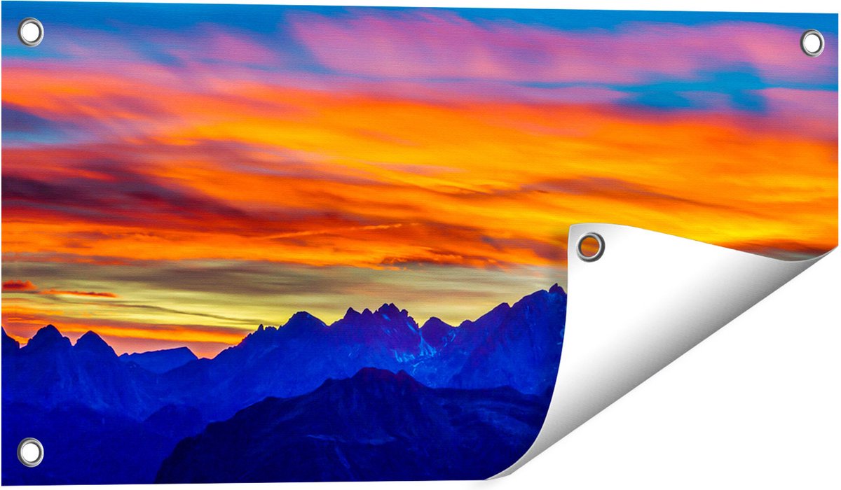 Gards Tuinposter Oranje Zonsondergang in de Bergen - 60x30 cm - Tuindoek - Tuindecoratie - Wanddecoratie buiten - Tuinschilderij Multikleur
