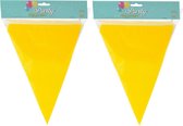 Party Vlaggenlijn - 2x - binnen/buiten - plastic - geel - 600 cm - 25 punt vlaggetjes