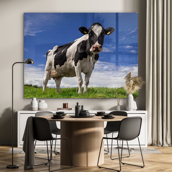 Un ciel bleu au dessus d'une vache frisonne Plexiglas 160x120 cm - Tirage photo sur Glas (décoration murale plexiglas) XXL / Groot format!