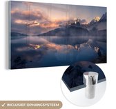 MuchoWow® Glasschilderij 160x80 cm - Schilderij acrylglas - Landschap - Water - Berg - Sneeuw - Zonsondergang - Foto op glas - Schilderijen