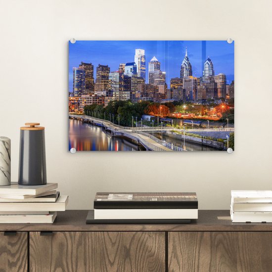 Les immenses gratte-ciel avec un beau ciel bleu en Plexiglas de Philadelphie 30x20 cm - petit - Tirage photo sur Glas (décoration murale en plexiglas)