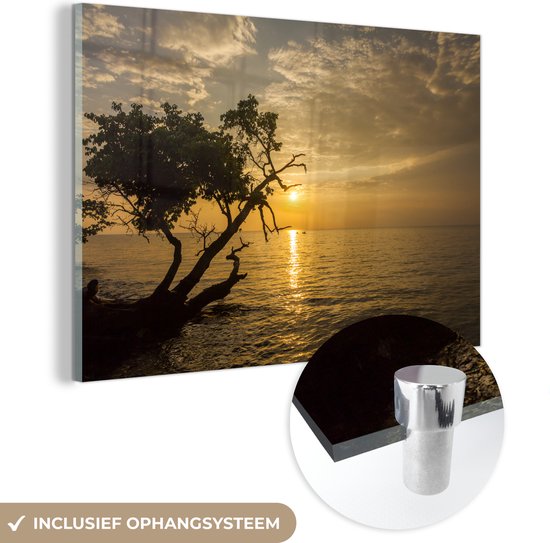 MuchoWow® Glasschilderij 120x80 cm - Schilderij acrylglas - De zon gaat onder bij de horizon van Ko Chang - Foto op glas - Schilderijen