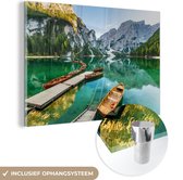 MuchoWow® Glasschilderij 30x20 cm - Schilderij acrylglas - Alpen - Meer - Boot - Foto op glas - Schilderijen