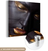 MuchoWow® Glasschilderij 50x50 cm - Schilderij acrylglas - Vrouw - Goud - Zwart - Make up - Foto op glas - Schilderijen