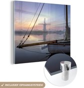 MuchoWow® Glasschilderij 90x90 cm - Schilderij acrylglas - Zeilboot op het water van Nationaal park The Broads - Foto op glas - Schilderijen