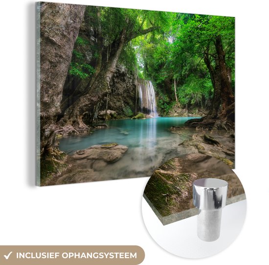 MuchoWow® Glasschilderij 90x60 cm - Schilderij acrylglas - Jungle - Waterval - Planten - Water - Natuur - Foto op glas - Schilderijen