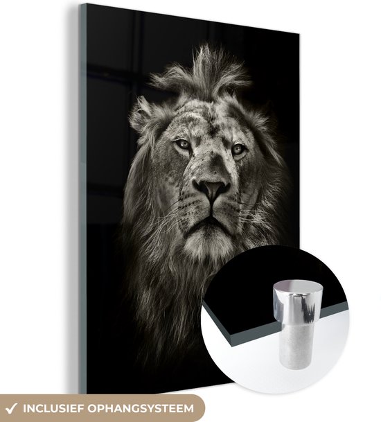 Glasschilderij leeuw - Dieren - Portret - Zwart - Schilderij glas - Glas met foto - Woonkamer - Slaapkamer decoratie - 120x160 cm - Wanddecoratie glas - Glasplaat - Glazen decoratie