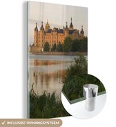 MuchoWow® Glasschilderij 40x60 cm - Schilderij acrylglas - Schweriner Schloss tijdens zonsondergang - Foto op glas - Schilderijen