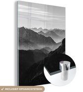 MuchoWow® Glasschilderij 90x120 cm - Schilderij acrylglas - Bergen - Natuur - Mist - Foto op glas - Schilderijen