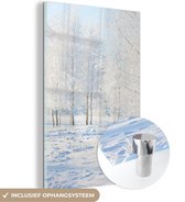 MuchoWow® Glasschilderij 20x30 cm - Schilderij acrylglas - Sneeuw - Bomen - Winter - Foto op glas - Schilderijen