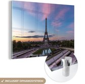 MuchoWow® Glasschilderij 120x80 cm - Schilderij acrylglas - Parijs - Eiffeltoren - Lucht - Foto op glas - Schilderijen