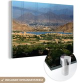MuchoWow® Glasschilderij 30x20 cm - Schilderij acrylglas - Uitzicht op Kabul tussen de bergen - Foto op glas - Schilderijen