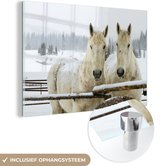 MuchoWow® Glasschilderij 60x40 cm - Schilderij acrylglas - Paarden - Sneeuw - Hek - Foto op glas - Schilderijen