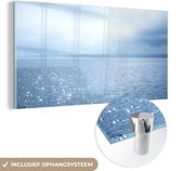 MuchoWow® Glasschilderij 160x80 cm - Schilderij acrylglas - Zomer - Zee - Bergen - Foto op glas - Schilderijen