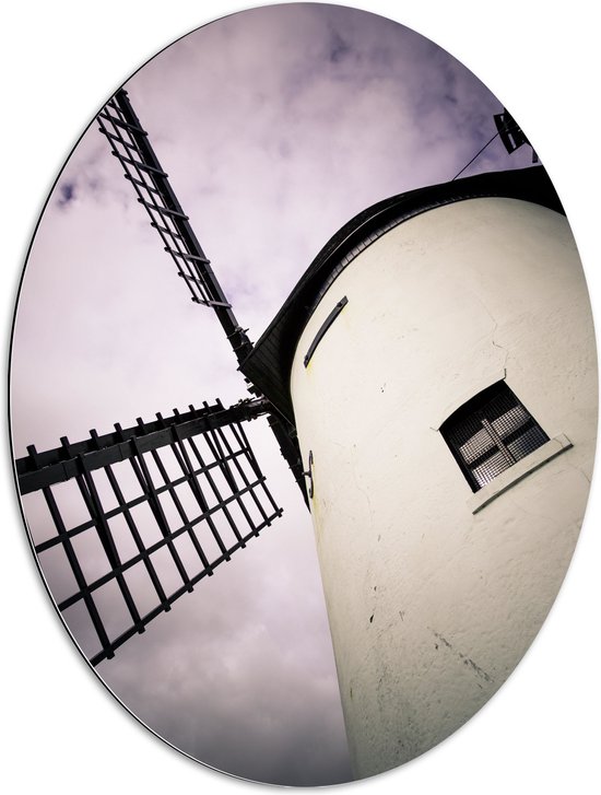 Dibond Ovaal - Onderaanzicht van Witte Windmolen - 60x80 cm Foto op Ovaal (Met Ophangsysteem)