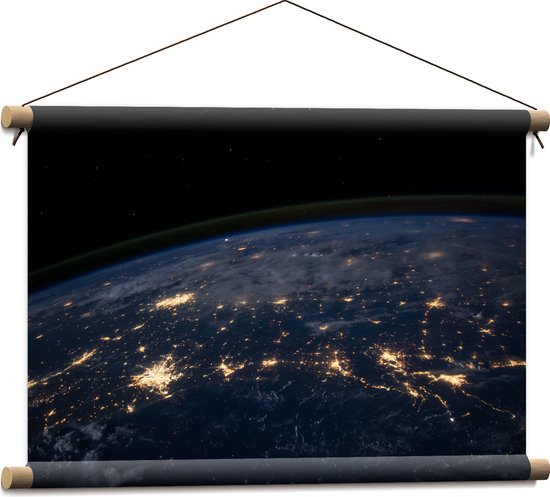 Textielposter - Uitzicht op deel van de Aarde in het Donkere vanuit Heelal - 60x40 cm Foto op Textiel