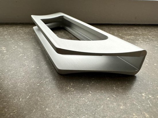 Handgreep Luxe,voor gebruik op hardglas schuifwand,glazen schuifdeur systemen,KLEMBAAR,ZİLVER. Let op, controleer uw glasdikte. Handige handgreep voor hardglazen schuifwanden met een glasdikte van 10 mm.