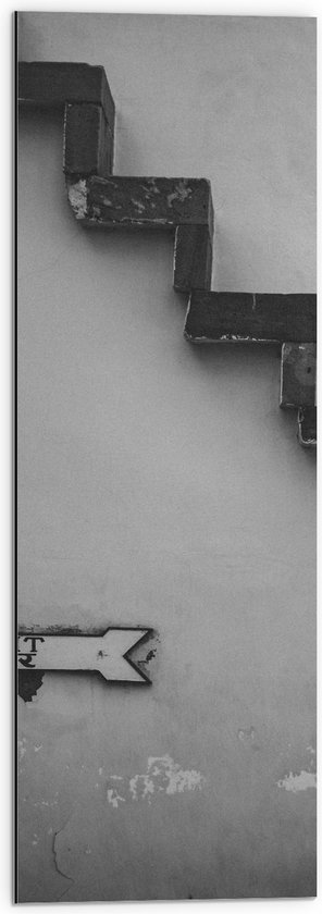Dibond - Trap voor Witte Muur in het Zwart- wit met Bordje Exit - 30x90 cm Foto op Aluminium (Met Ophangsysteem)