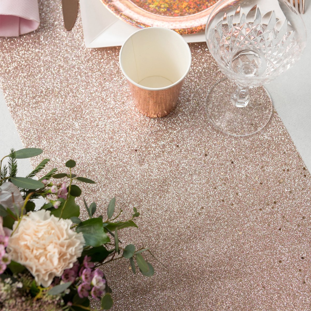 Santex Kerstdiner glitter tafelloper op rol - 2x - rose goud - 28 x 300 cm - polyester