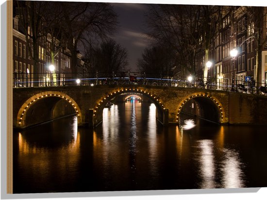 Hout - Verlichte Amsterdamse Gracht in de Nacht - 80x60 cm - 9 mm dik - Foto op Hout (Met Ophangsysteem)