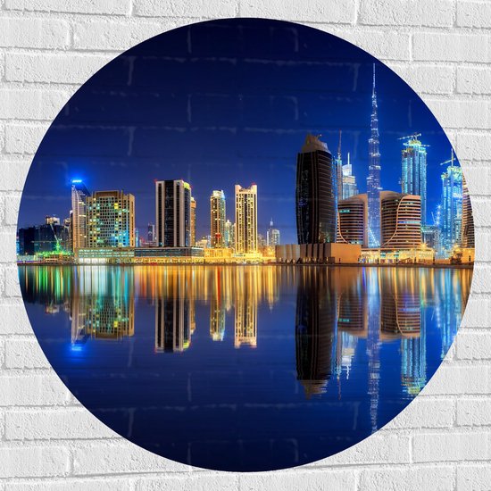 Muursticker Cirkel - Skyline van Dubai met Weerspiegeling in de Zee, Qatar - 100x100 cm Foto op Muursticker