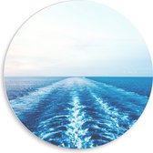 WallClassics - PVC Schuimplaat Muurcirkel - Sporen van Boot in de Zee - 50x50 cm Foto op Muurcirkel (met ophangsysteem)