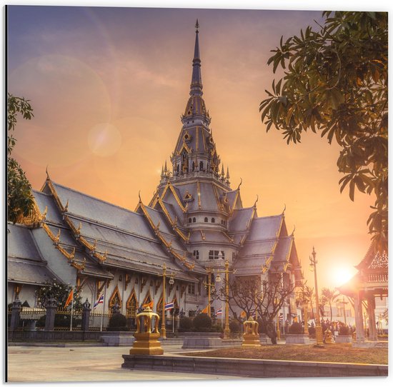 Dibond - Mooi Kasteel met Zonsondergang in Thailand - 50x50 cm Foto op Aluminium (Met Ophangsysteem)