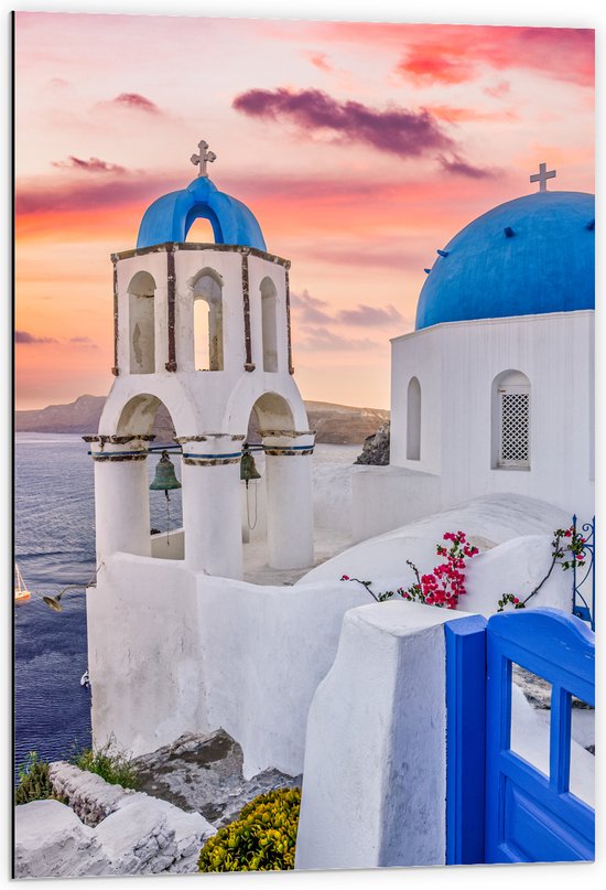 Dibond - Traditionele Torentjes met Blauwe Details aan de Kust van Santorini - 60x90 cm Foto op Aluminium (Wanddecoratie van metaal)