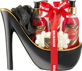BRUBAKER Cosmetics Luxe Aardbeien- en Kokosmelk Beautyset - Cadeautip Vrouw - Cadeau Idee - 5-delige Bad Cadeauset in Keramische Pump - Zwart Goud - Moederdag cadeautje