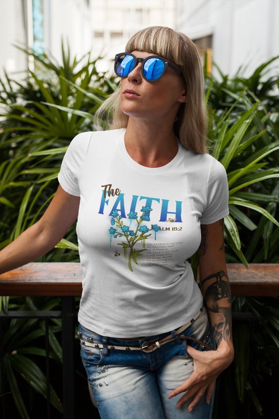 Shirt - The faith - Wurban Wear | Grappig shirt | Geloof | Unisex tshirt | Religie | Vloerkleed | Bidden | Bijbel | Christendom | Wit