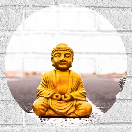 Muursticker Cirkel - Gouden en Zilveren Miniatuur Buddha_s op Asfalt weg - 40x40 cm Foto op Muursticker