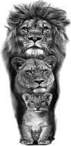 Leeuw Leeuwin en Welpje Sleeve Tattoo | Tijdelijke tattoo sleeve volwassenen | Neptattoo | Lion Lioness and Cub Sleeve Tattoo | 21,0 cm x 11,4 cm