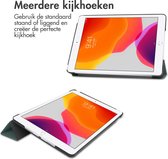 iMoshion Tablet Hoes Geschikt voor iPad 7e, 8e, 9e genertie (2019/2020/2021) - 10.2 inch - iMoshion Trifold Bookcase - Donkergroen