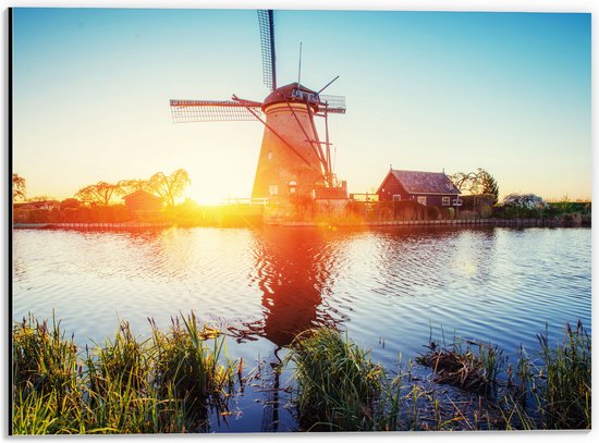 WallClassics - Dibond - Zonlicht langs Hollandse Molen aan het Water - 40x30 cm Foto op Aluminium (Met Ophangsysteem)