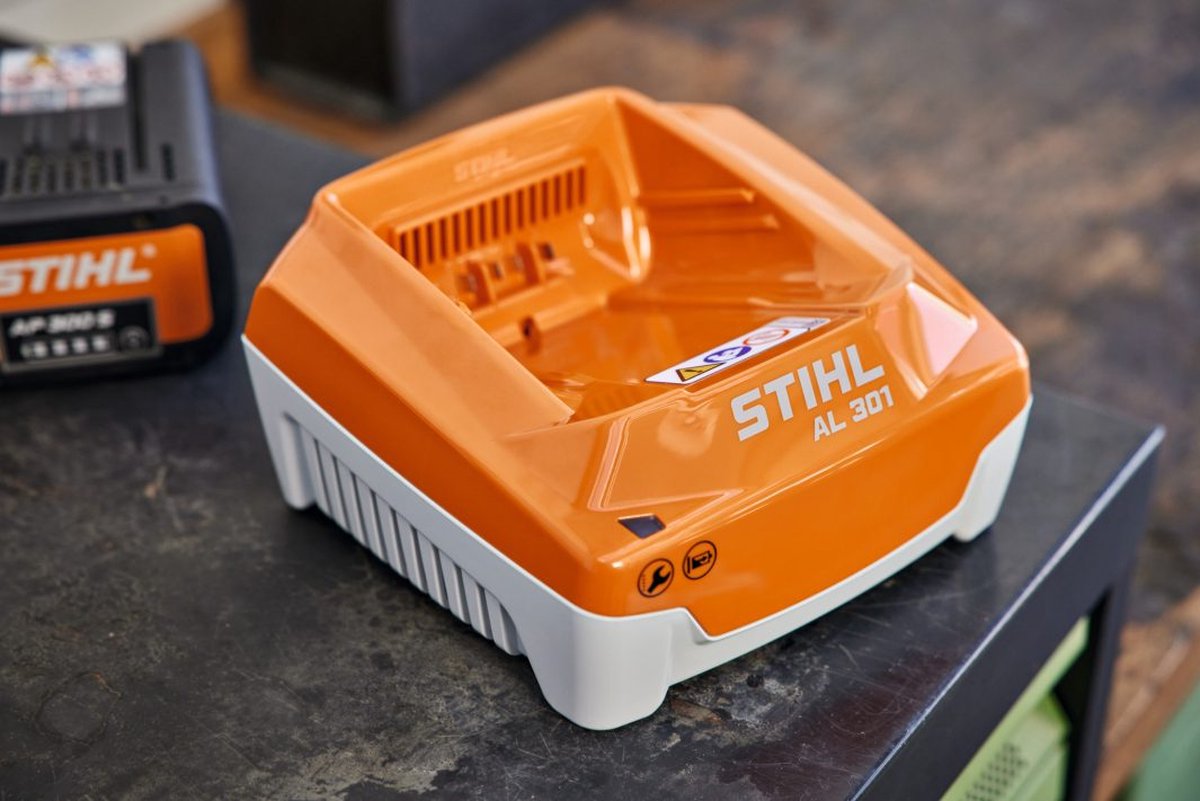 Stihl AL 301 snellader 230 V