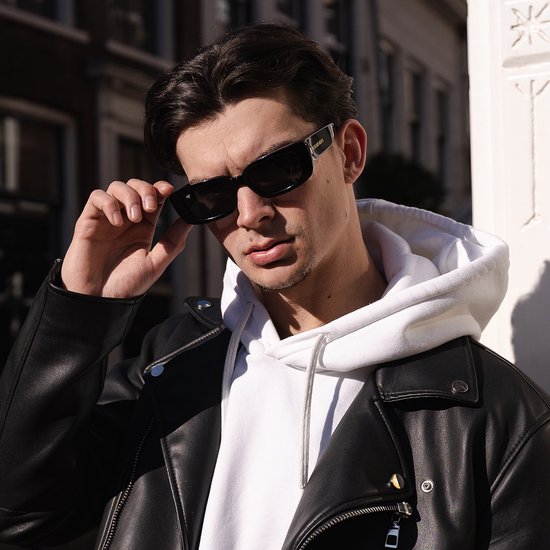 Tijdelijk: 1+1 Gratis Actie - PB Sunglasses - Cody Black. - Zonnebril heren en dames - Gepolariseerd - Stevig 100% acetaat frame - Zwart - Rechthoekige zonnebril — afbeelding 3
