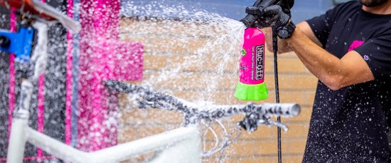 Muc-Off - Bottle For Life - Fiets & Motor Poestmiddel - Aluminium Spuitfles met Punk Powder - Voordeelverpakking - 20609 van Muc-Off — afbeelding 4