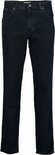 Donkerblauwe Wrangler jeans in een regular fit, gepresenteerd op een witte achtergrond.