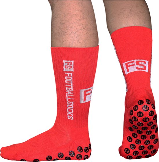 Chaussettes de sport rouges avec inscription blanche 'FS FOOTBALL SOCKS' et grip noir en dessous.