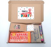 Verjaardag - Geslaagd - brievenbus cadeau - Have a popping party - Tony Chocolonely caramel zeezout- Popcorn - Mentos - Tum Tum - Cadeau